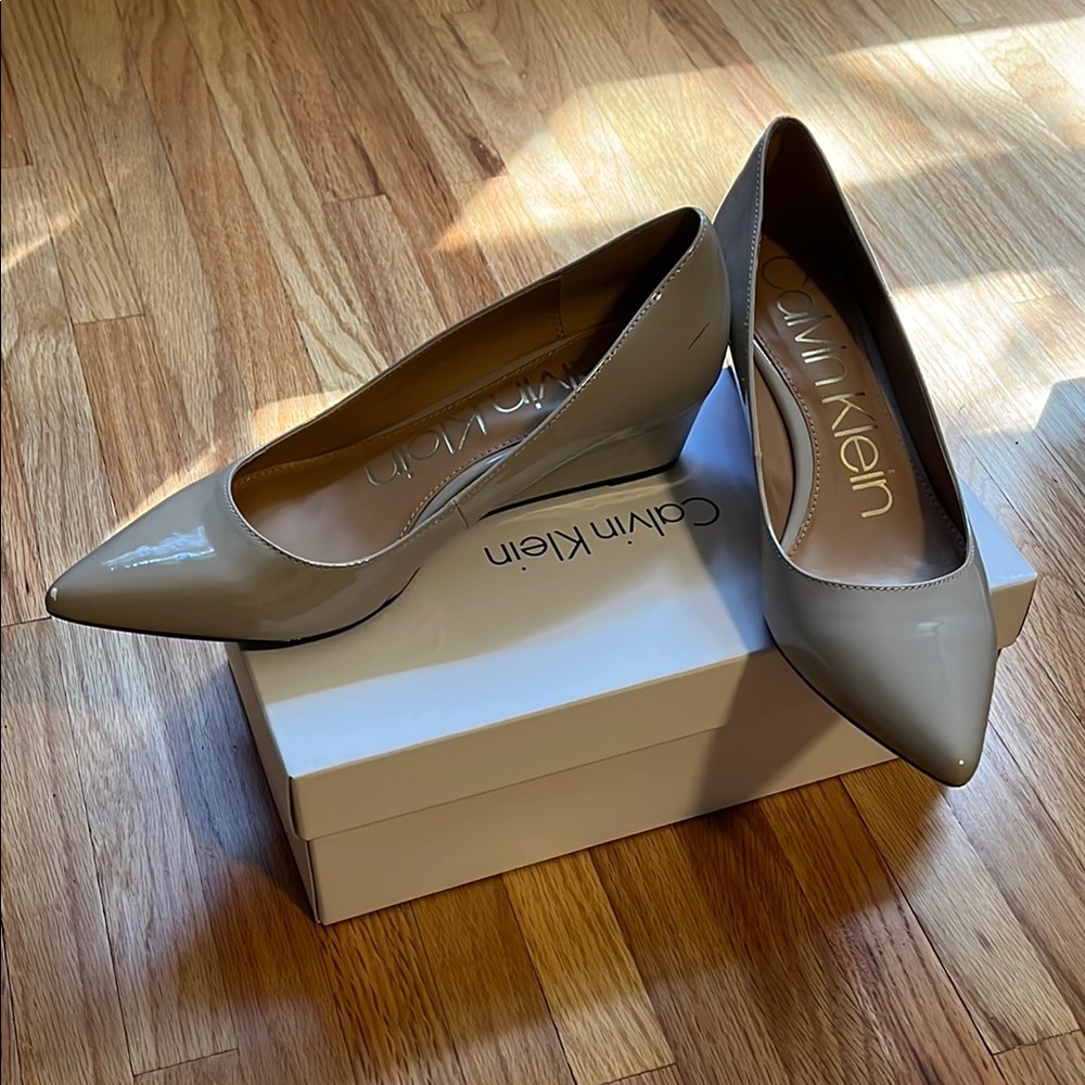 Like new Calvin Klein patent heel